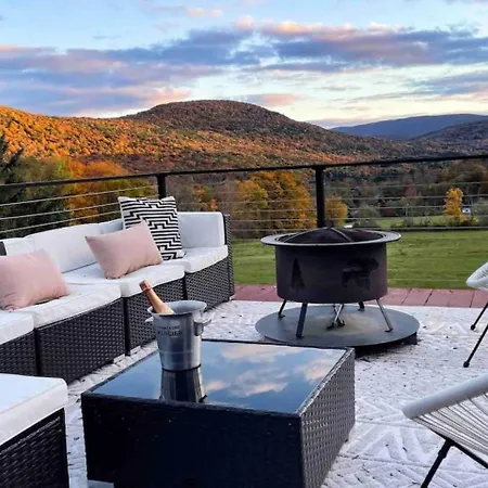 Catskills Arthouse - 15 Mins To Skiing